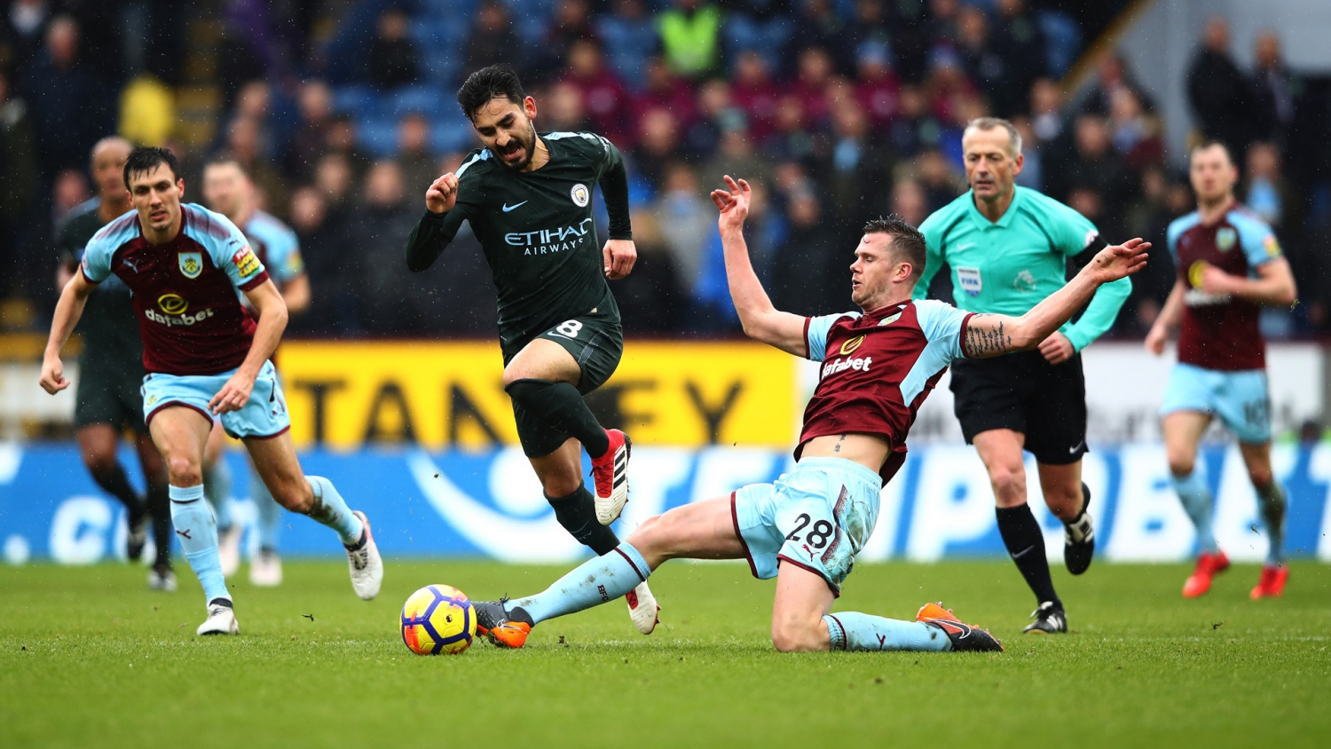 soi-keo-manchester-city-vs-burnley-2h-ngay-23-6-2020-2