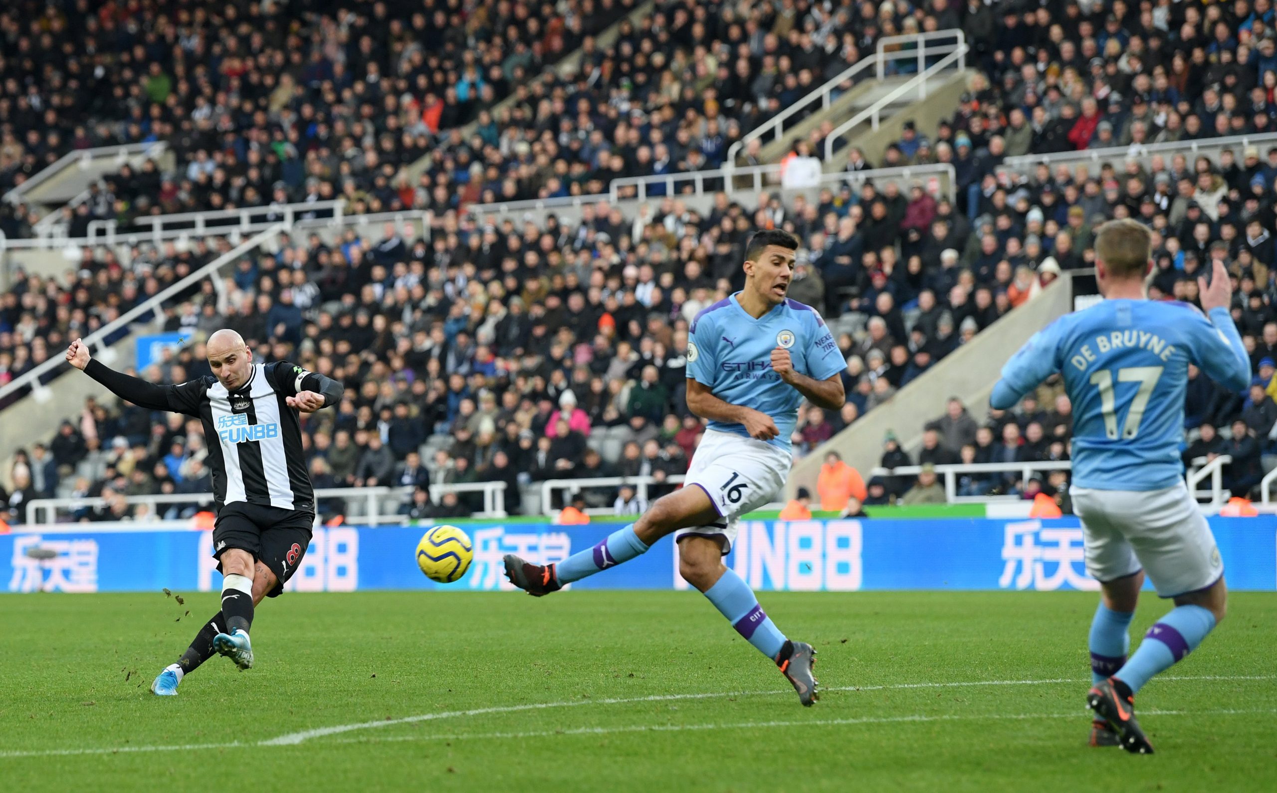 soi-keo-manchester-city-vs-newcastle-0h-ngay-9-7-2020-2