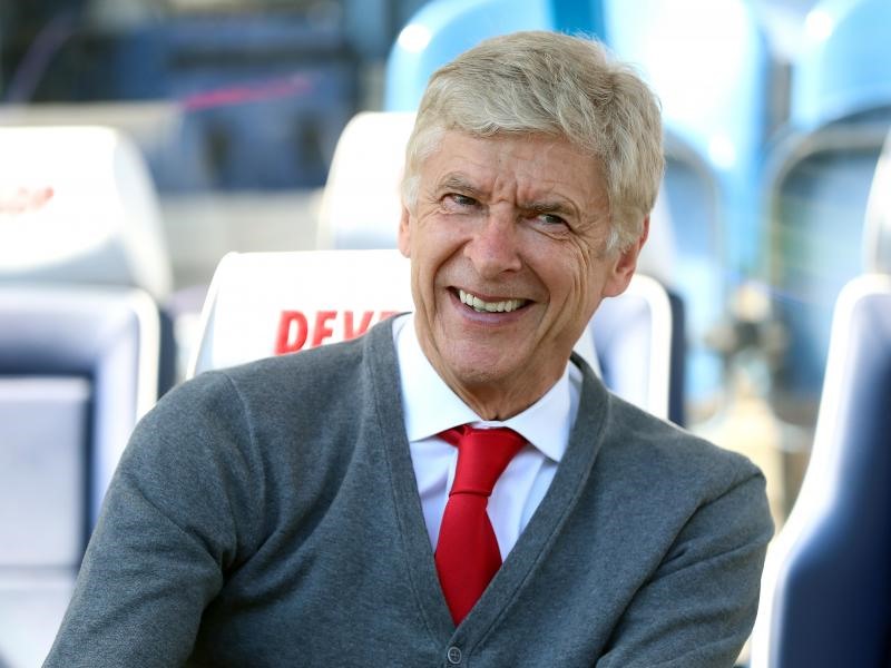 Arsene-Wenger-giao-su