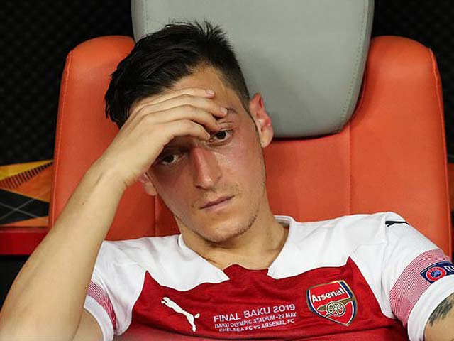 ozil-dep-trai