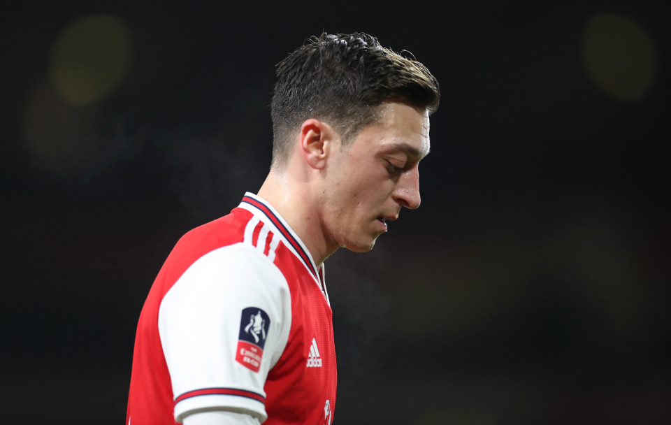 mesut-ozil-dep-trai