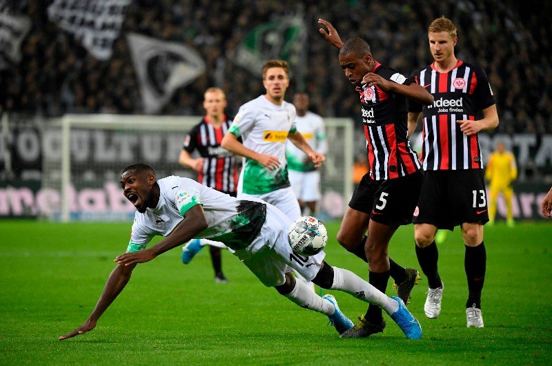 soi-keo-gladbach-vs-frankfurt-20h30-ngay-17-4-2021