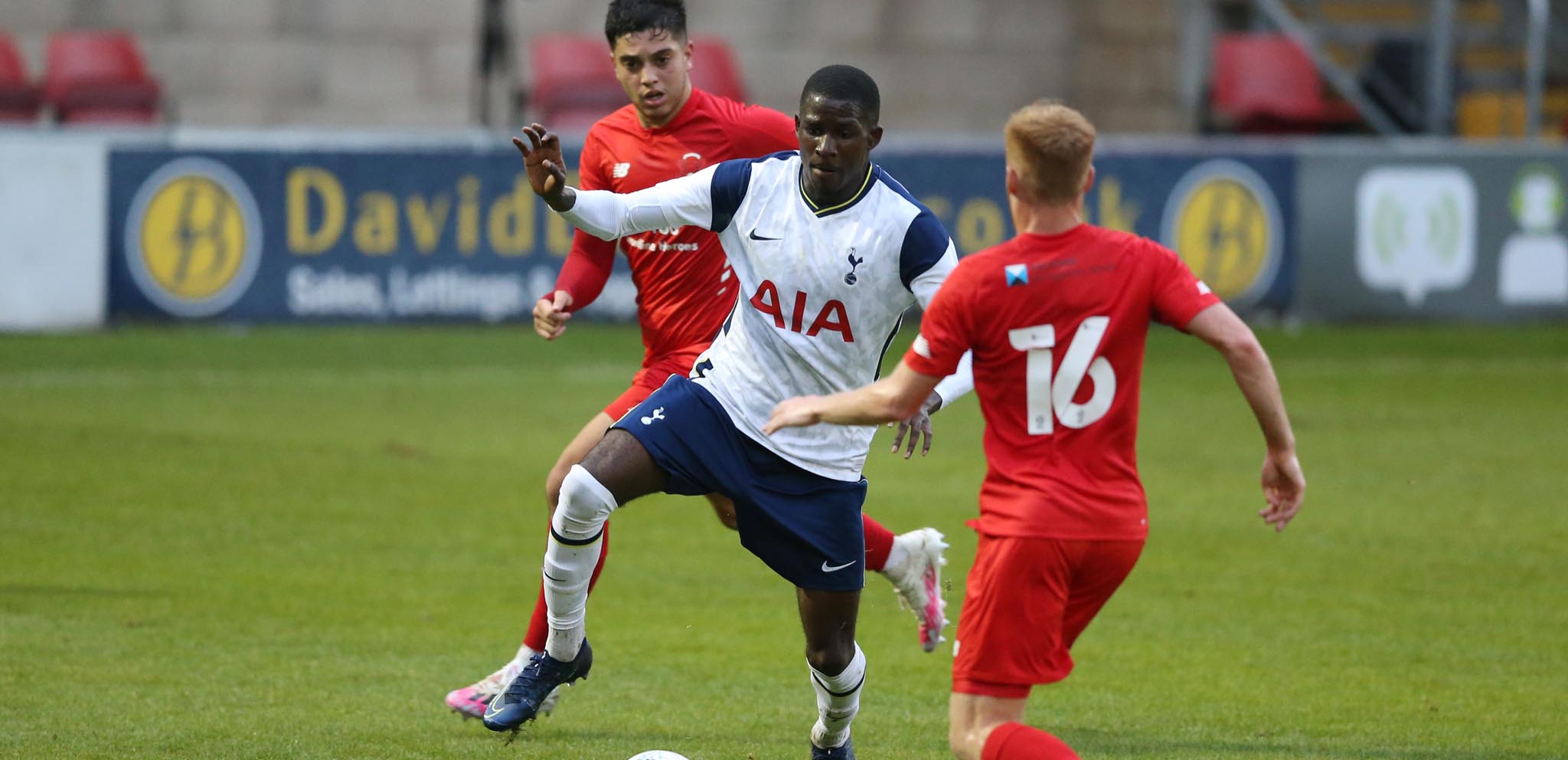 soi-keo-leyton-orient-vs-tottenham-21h-ngay-17-7-2021-1