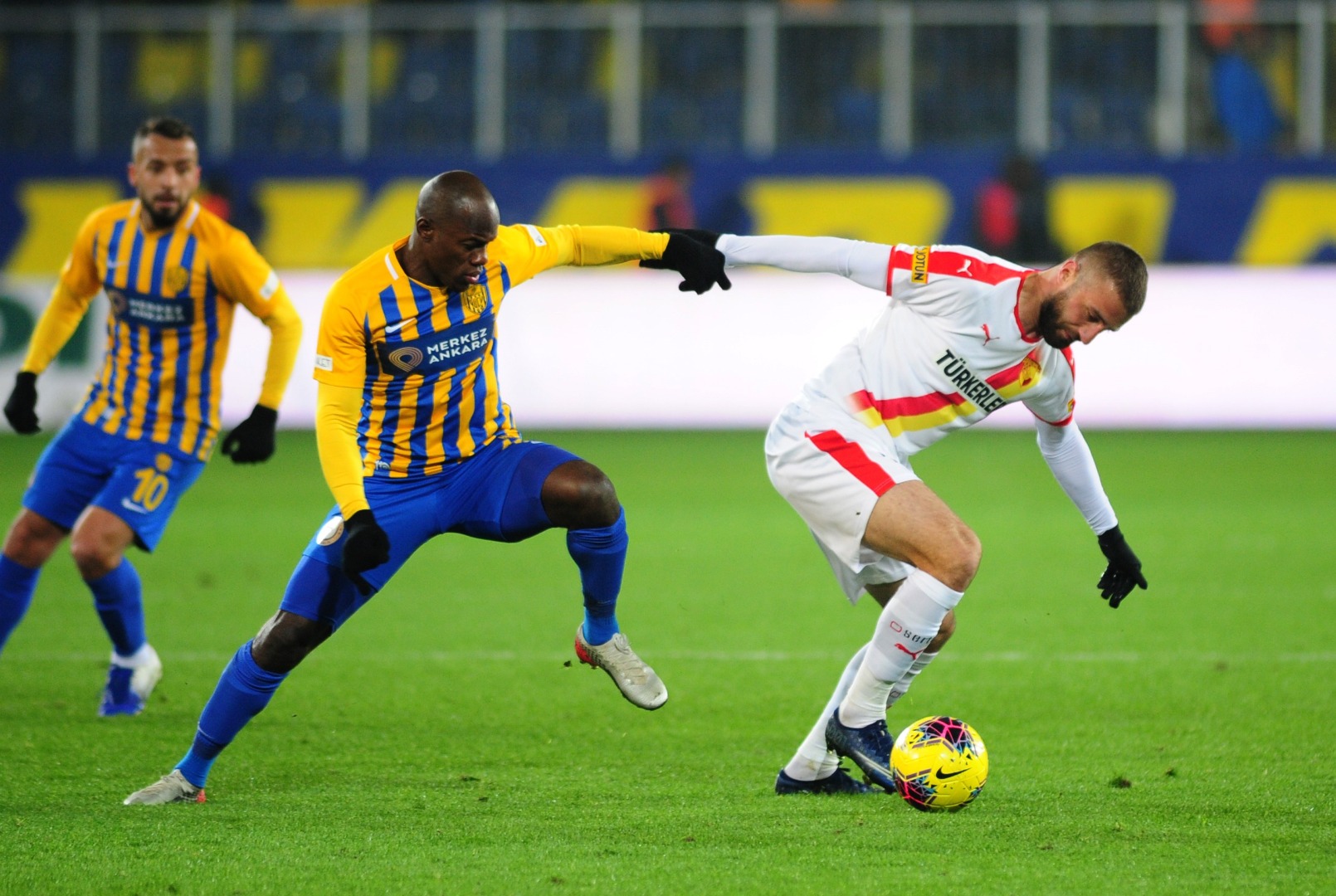 soi-keo-fenerbahce-vs-hjk-1h45-ngay-20-8-2021-1