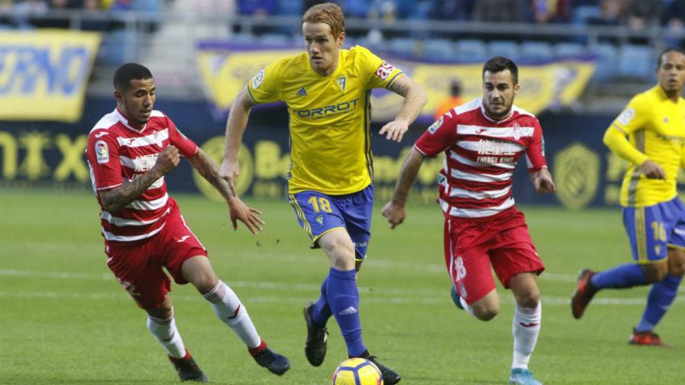 soi-keo-cadiz-vs-granada-3h-ngay-14-12-2021-2