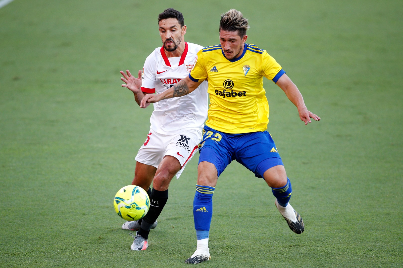 soi-keo-cadiz-vs-sevilla-3h15-ngay-4-1-2022-1