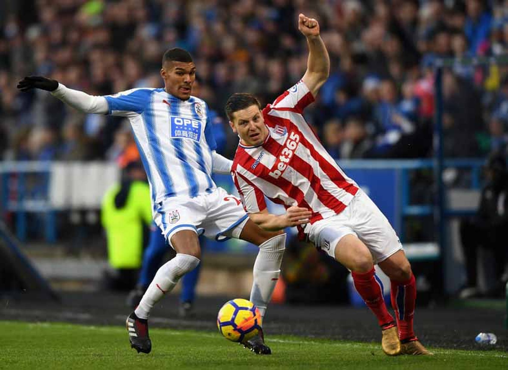 soi-keo-huddersfield-vs-stoke-2h45-ngay-29-1-2022-1