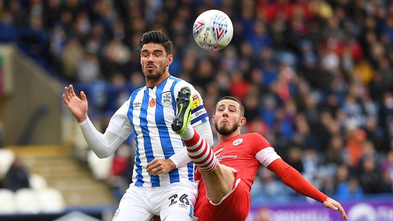 soi-keo-huddersfield-vs-barnsley-1h45-ngay-23-4-2022-1