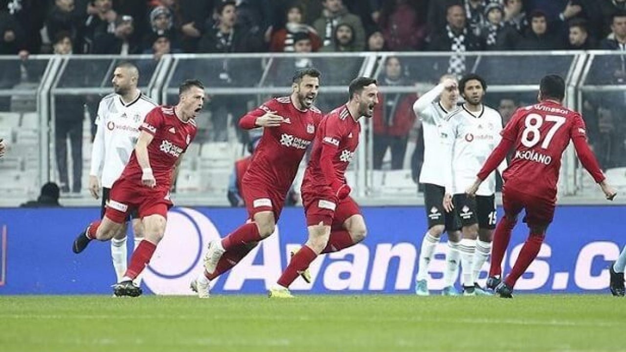 soi-keo-besiktas-vs-sivasspor-1h45-ngay-30-8-2022-2