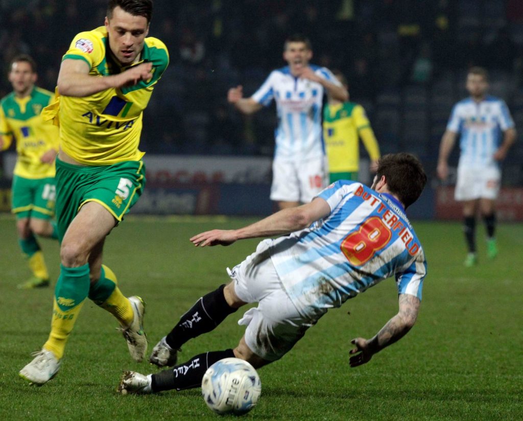 soi-keo-norwich-vs-huddersfield-1h45-ngay-17-8-2022-1