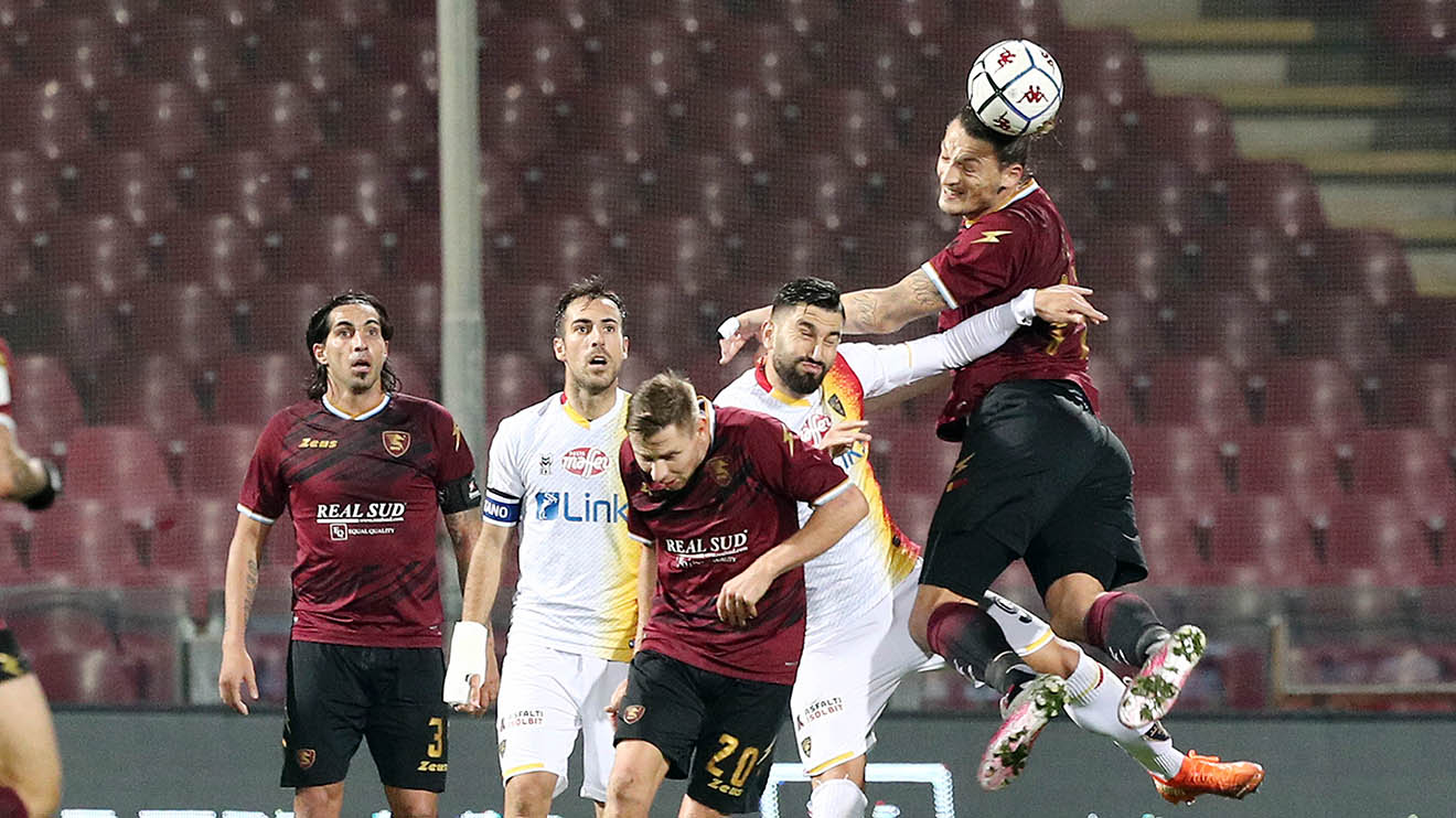 soi-keo-salernitana-vs-lecce-1h45-ngay-17-9-2022-1