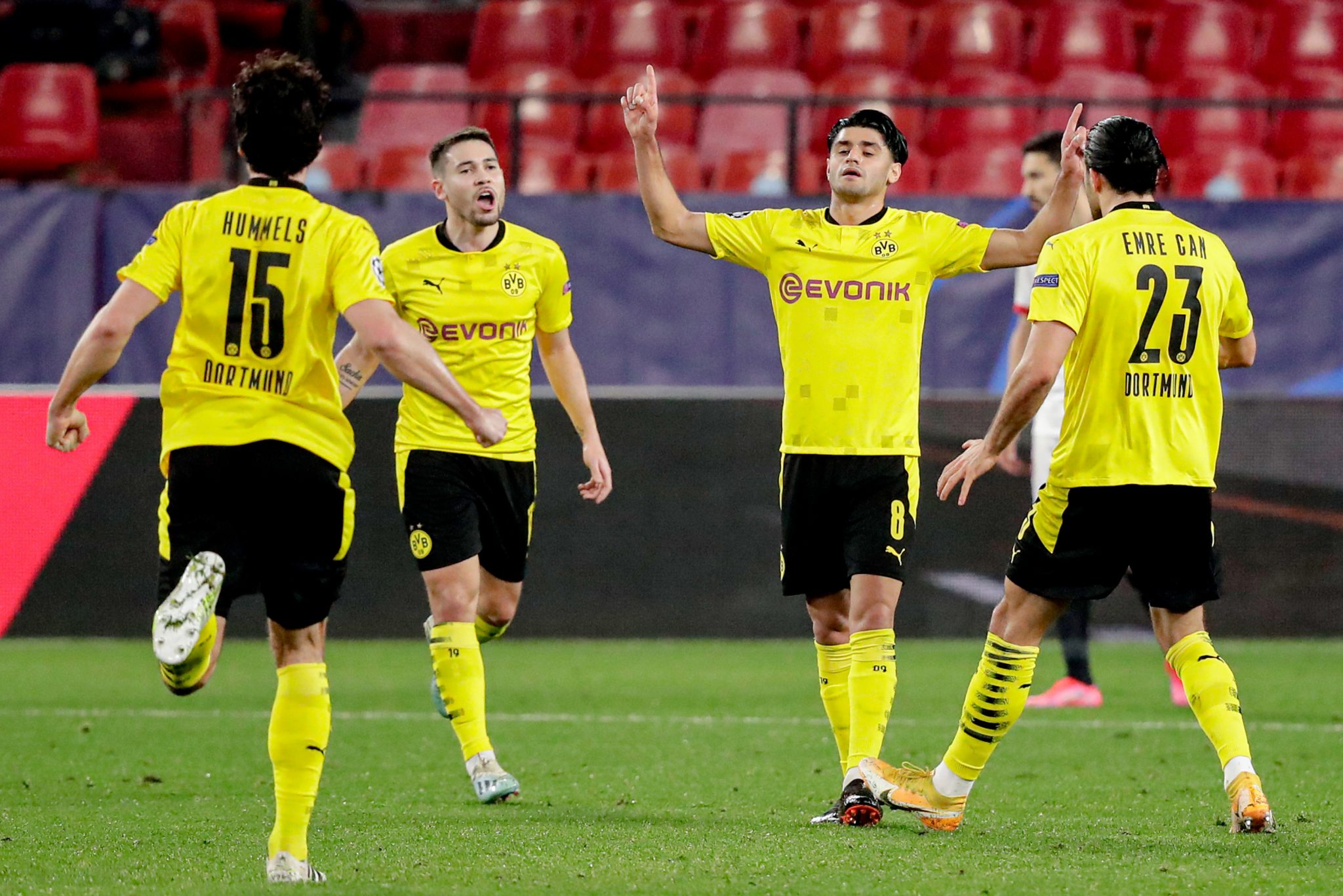 soi-keo-sevilla-vs-dortmund-2h-ngay-6-10-2022-2