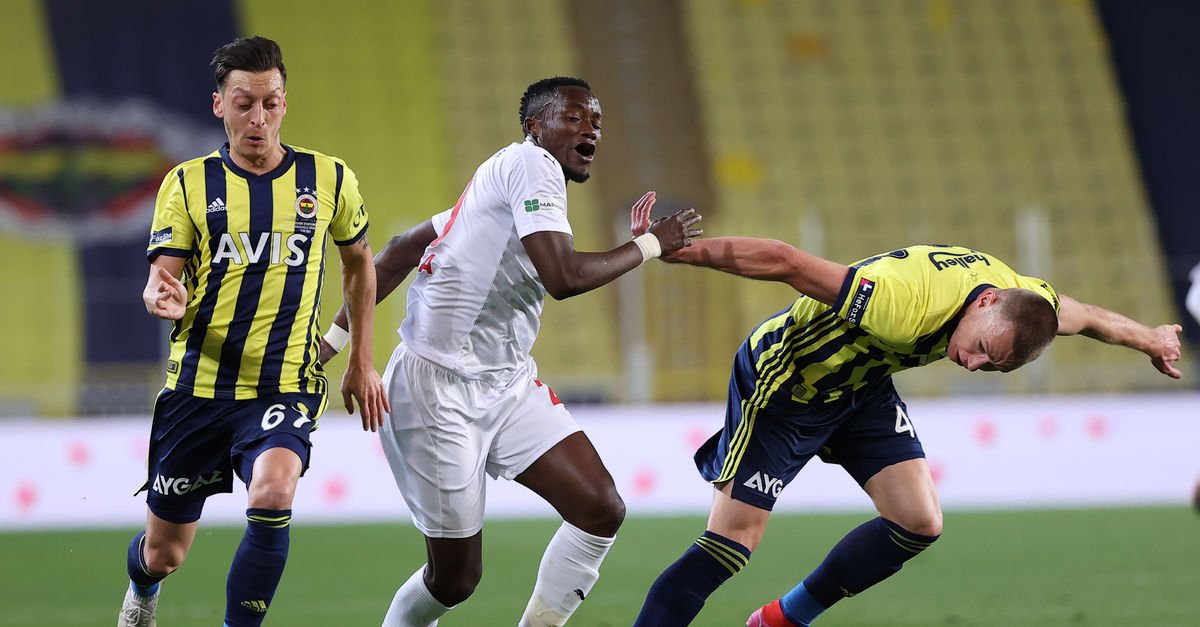 soi-keo-fenerbahce-vs-sivasspor-0h-ngay-8-11-2022-2