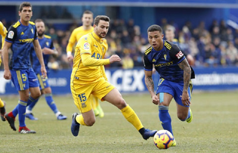 soi-keo-cadiz-vs-elche-3h00-ngay-17-1-2023-1