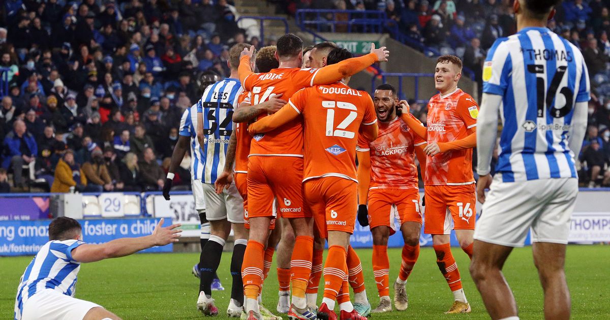 soi-keo-blackpool-vs-huddersfield-2h45-ngay-8-2-2023-1